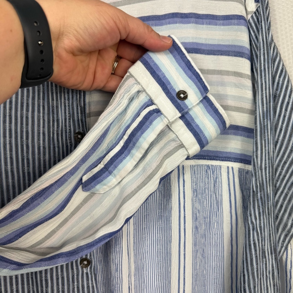 Angie Blue and White Casual Button Down Shirt Size Large - Picture 6 of 9